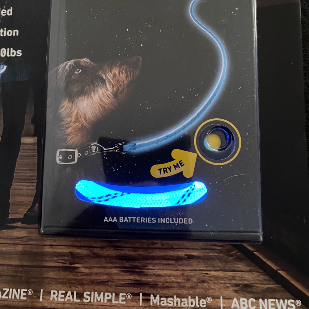 NiteyLeash LED Glow In The Dark Pet Dog Leash - Picture 3 of 8